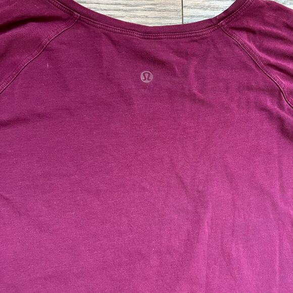 Lululemon Crewneck Purple Long Sleeve T-Shirt - Picture 4 of 4